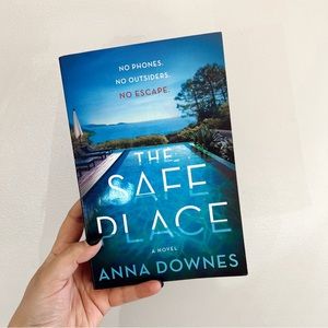 Book - The Safe Place by Anna Downes